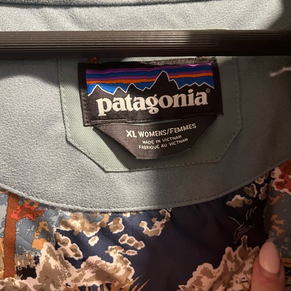 Patagonia Women's Bivy Hooded Vest - Picture 4 of 4